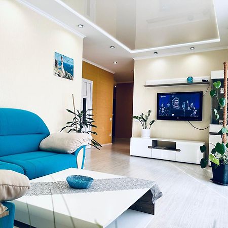 Apartments With A Coffee Machine In The City Center, Near A Park And Zlata Plaza Rivne Exterior photo