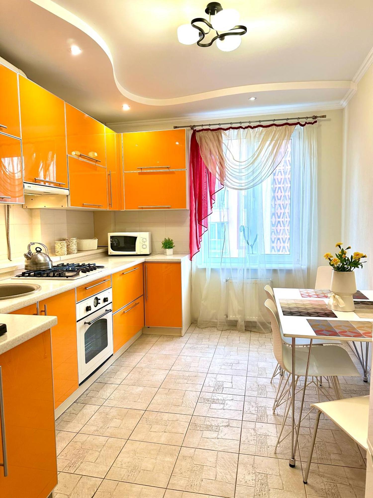 Apartments With A Coffee Machine In The City Center, Near A Park And Zlata Plaza Rivne Exterior photo